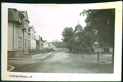 Pohlednice - Okres Rychnov nad Kněžnou - Albrechtice nad Orlicí - Pohled do ulice
