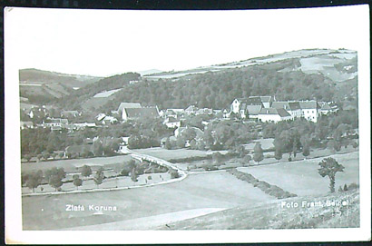 Pohlednice – Okres Český Krumlov - Zlatá Koruna - Celkový pohled - Černobílá