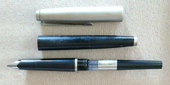 Psací potřeby - Plnící pero - Centropen 3770 - Obrázek 3