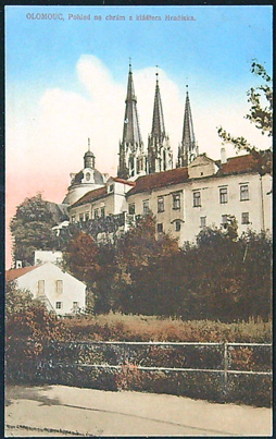 Pohlednice - Okres Olomouc - Olomouc - Pohled na chrám z kláštera Hradiska - Malovaná pohlednice