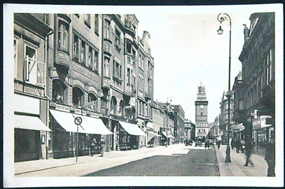 Pohlednice - Okres Pardubice - Pardubice - Pohled do ulice